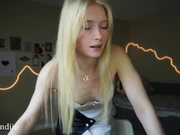 webcam girl bestblondiiecb image #8937354