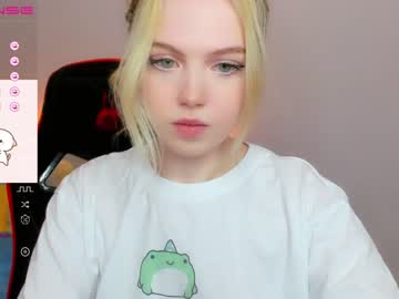 webcam girl small_blondee image #3727232