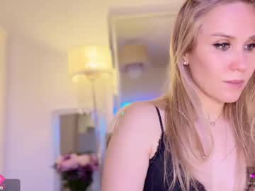 webcam girl myassistant image #7887776