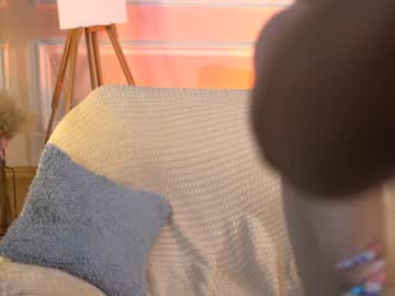 webcam girl ella_knockers_xl image #7049023