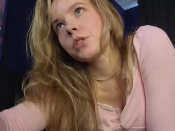 webcam girl milly_shy image #7847818