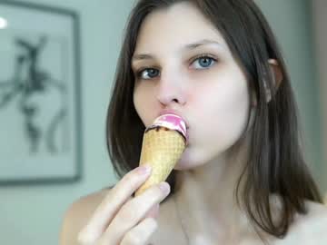 webcam girl peek_in_my_window image #7809742