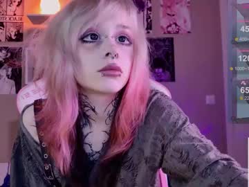 webcam girl lollyshy__ image #8844623