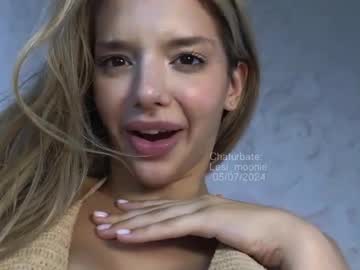 webcam girl lesi_moonie image #7348422