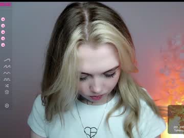 webcam girl small_blondee image #4153423