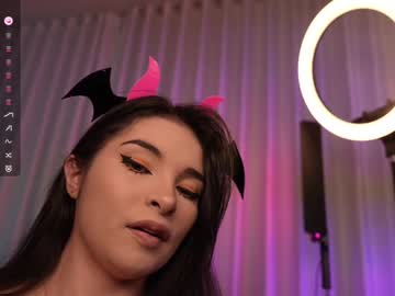 webcam girl lau__1 image #8786269