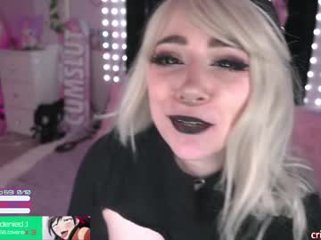 webcam girl crimsonkitten image #9436391