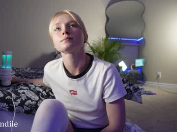 webcam girl bestblondiiecb image #8189859