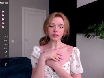 webcam girl small_blondee image #1925957