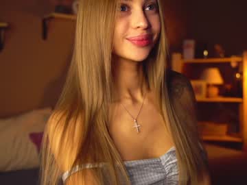 webcam girl cuteelsa_ image #6044326