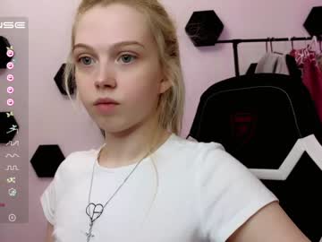 webcam girl small_blondee image #4325082