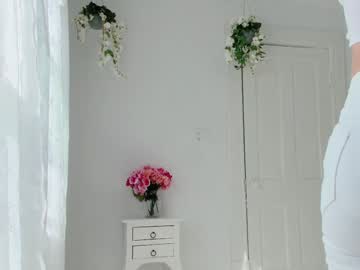 webcam girl littlegreekflower image #8976642