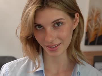webcam girl refined_style image #7567067