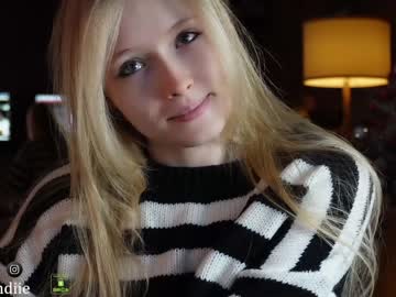 webcam girl bestblondiiecb image #6048210