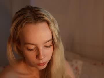 webcam girl mother__of__dragons image #7071105