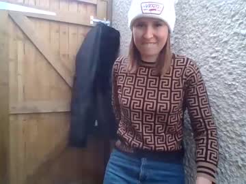 webcam girl eatmypie69 image #6354460