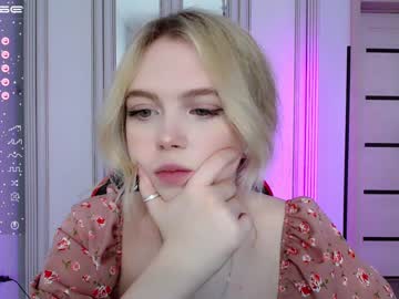webcam girl small_blondee image #3804401