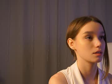 webcam girl harrieteasley image #8789372