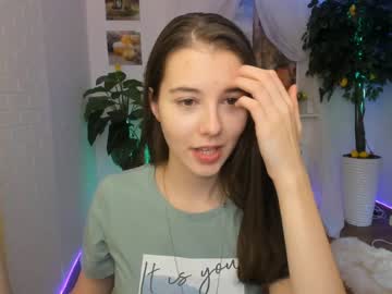webcam girl carolineprise image #674138