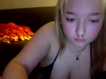 webcam girl redhotcherry666 image #4796740