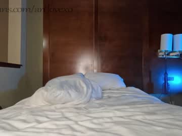webcam couple ari_lovexo image #4572561