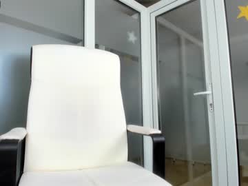 webcam girl ingridblondy94 image #4036952