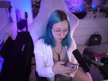 webcam girl blue_mooncat image #7035394