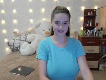 webcam girl emmika_ image #2405220