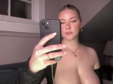 webcam girl novavangogh image #7993438