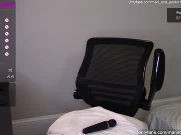 webcam couple mari_and_jandro image #125573