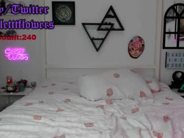 webcam girl violetttflowers image #1023102
