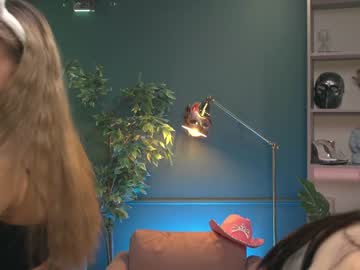 webcam girl ella_knockers_xl image #1629162