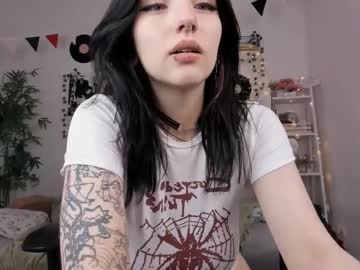webcam girl vivian_qwerty image #8788816