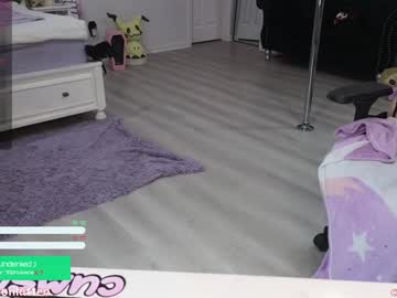 webcam girl crimsonkitten image #8096989
