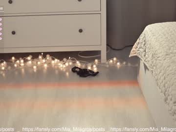 webcam girl mia_milagros image #2711096