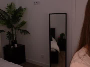 webcam girl lilly_colins image #8582312