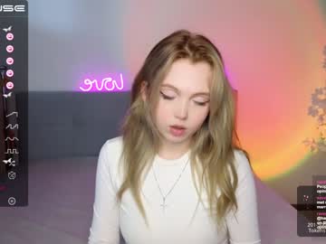 webcam girl small_blondee image #4611522