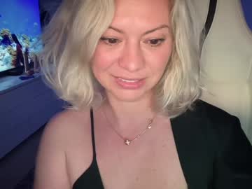 webcam girl kiradivine image #9293496