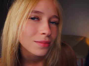 webcam girl shelleybuss image #7738424