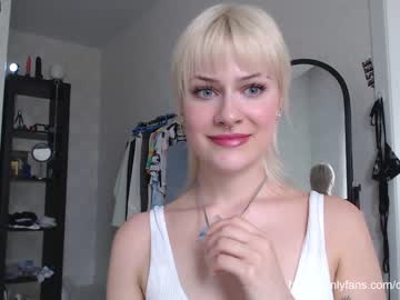 webcam girl _mllymoore_ image #2260400
