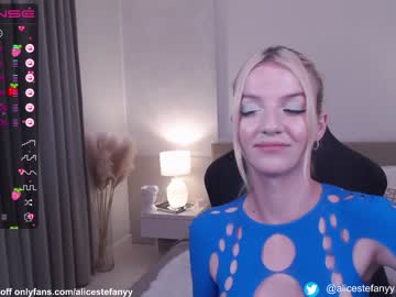 webcam girl smileyouarehere image #4715865