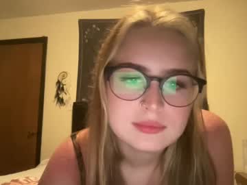 webcam girl sarahmartin420 image #4694805