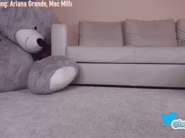 webcam girl hollyextra image #423635