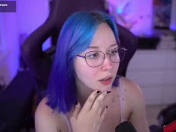 webcam girl blue_mooncat image #7426130