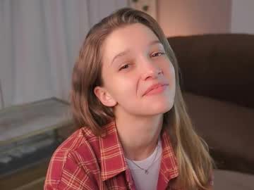 webcam girl little_poetry image #9099619