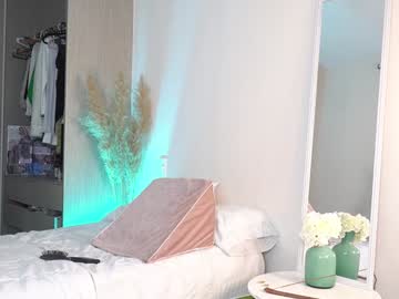 webcam girl veroniqe_lounge image #7241741