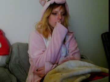 webcam girl crimsonxrapture image #919149