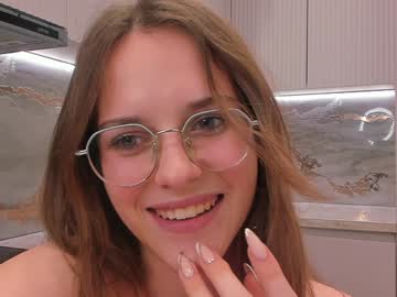 webcam girl dream_beam image #8660383