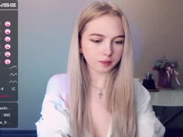 webcam girl small_blondee image #554782