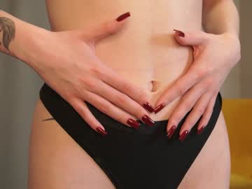 webcam girl harrieteasley image #8329417